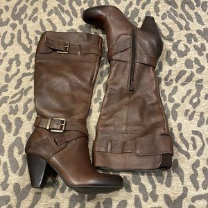 Tall heeled boots